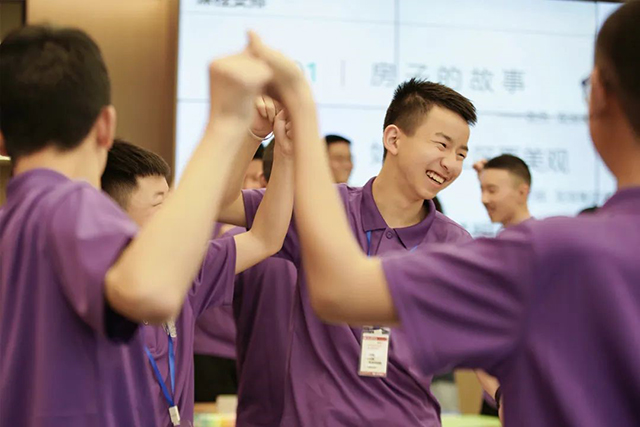 打造公益样本 至善龙湖社会化实践探索公益良性循环路_中国网地产